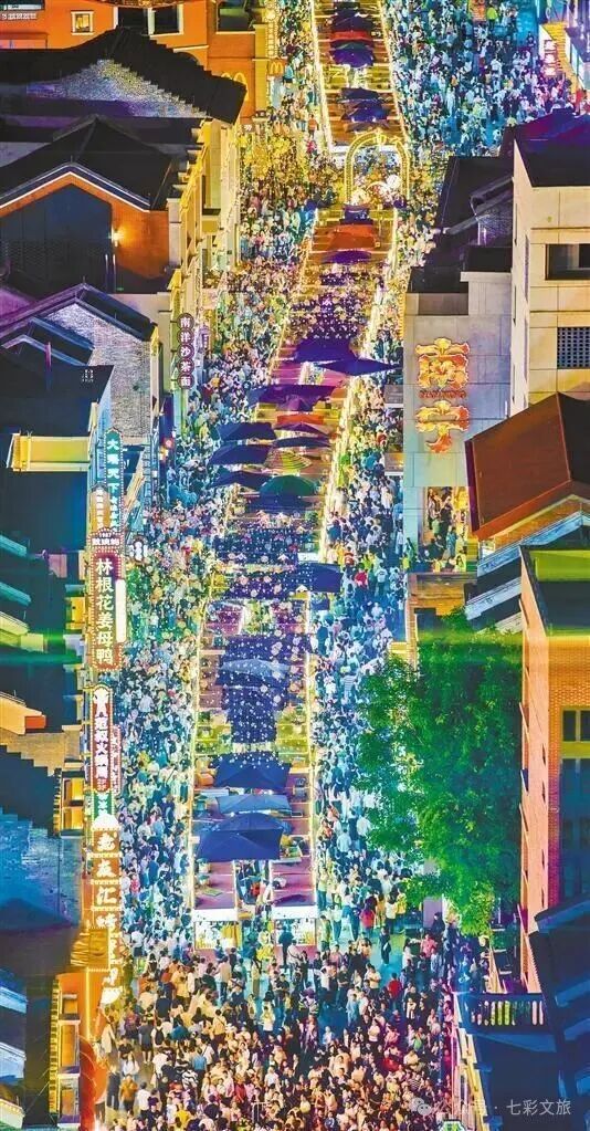 广西南宁邕州古城街区夜游