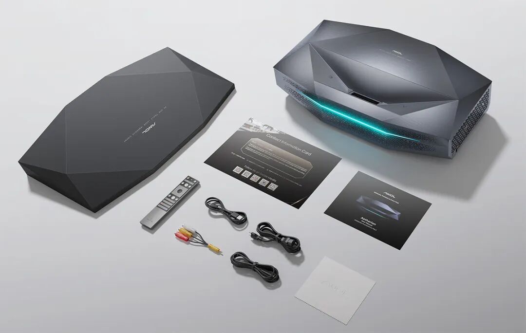画像:「Aetherion Max」「Aetherion Pro」にはリモコンや電源ケーブル、アナログ接続用のアダプターなども同梱されている